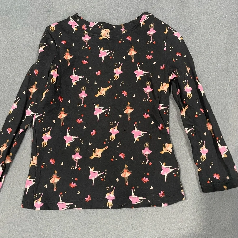 *****BUNDLE****** 2 old navy long sleeve size 3t girls shirts GOOD CONDITION
